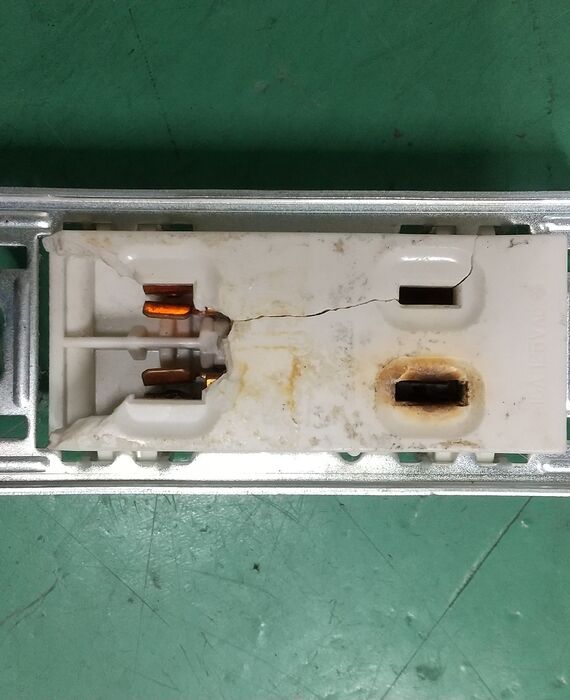 電気工事(コンセント交換)