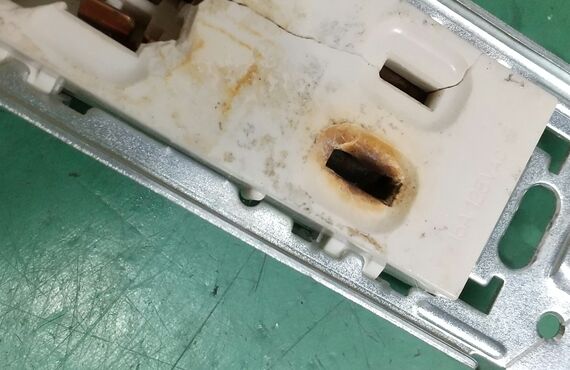 東大阪市のコンセント取付は1つから承っています| 電気工事全般のご相談なら東大阪市の株式会社HEIWA屋 